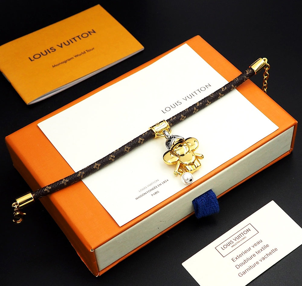 18K Louis Vuitton Vivienne Pearls Bracelet