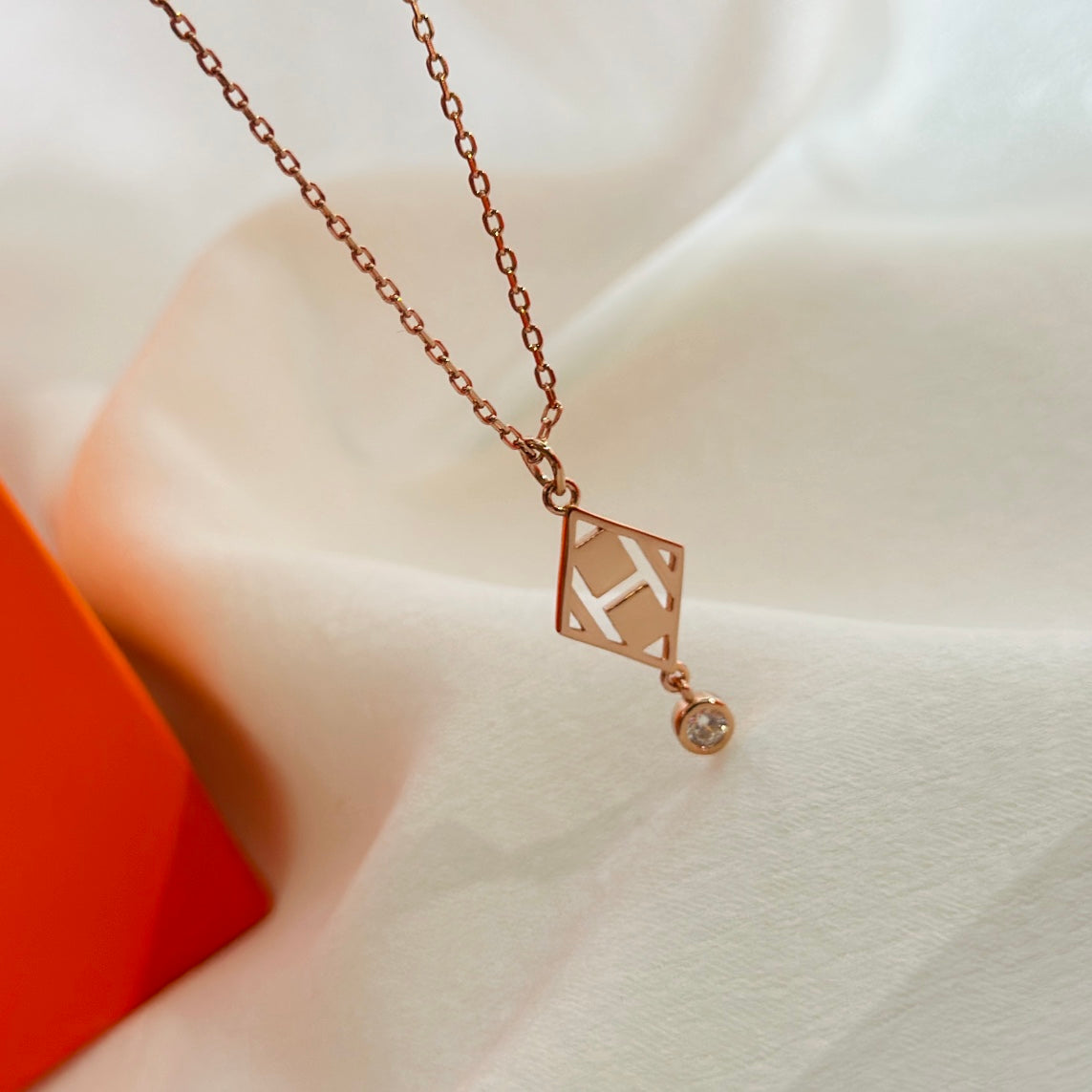 18K Gambade Pendant Hermes Necklace