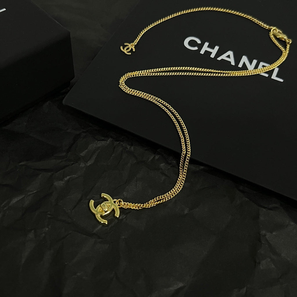 18K  Chanel Vintage Necklace