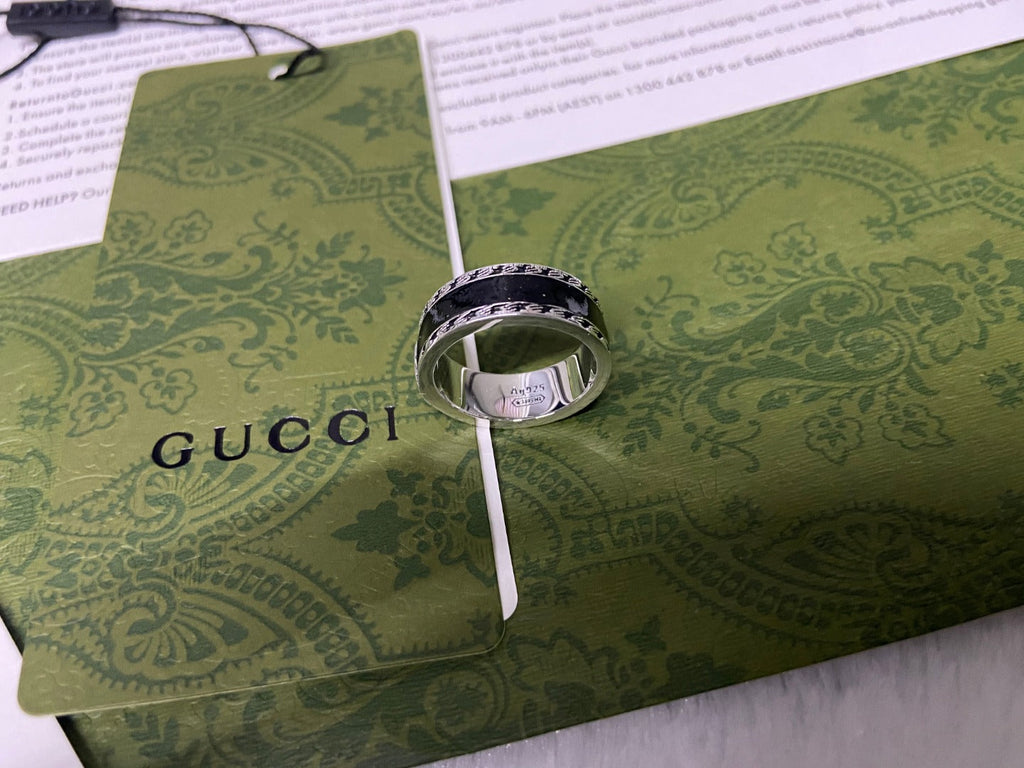 Double Gucci Interlocking Gucci Black Enamel Ring