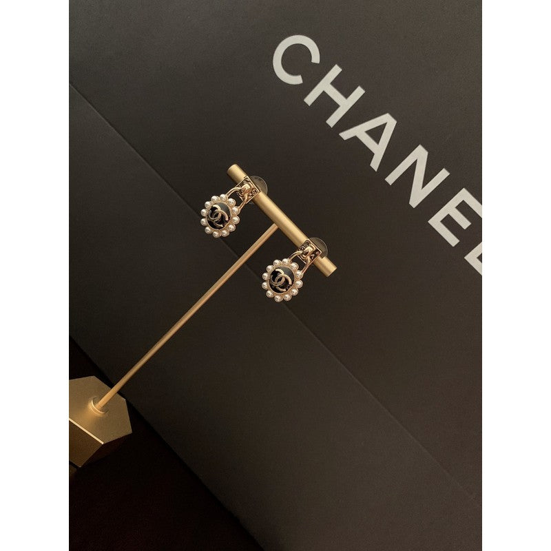18K  Chanel Pearl Earrings