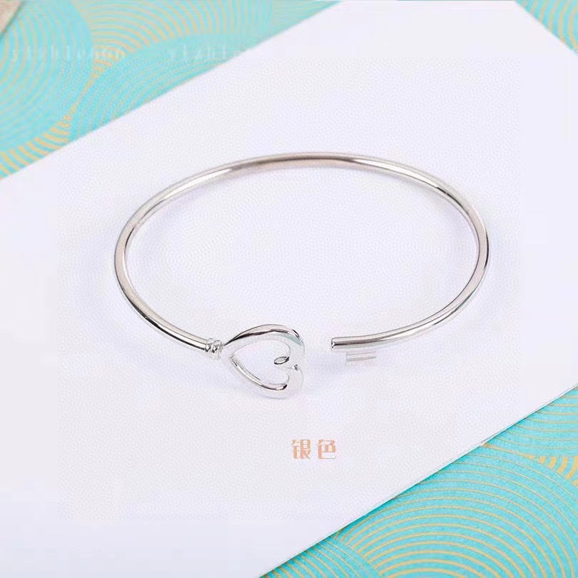 18K Tiffany Heart Key Wire Bracelet