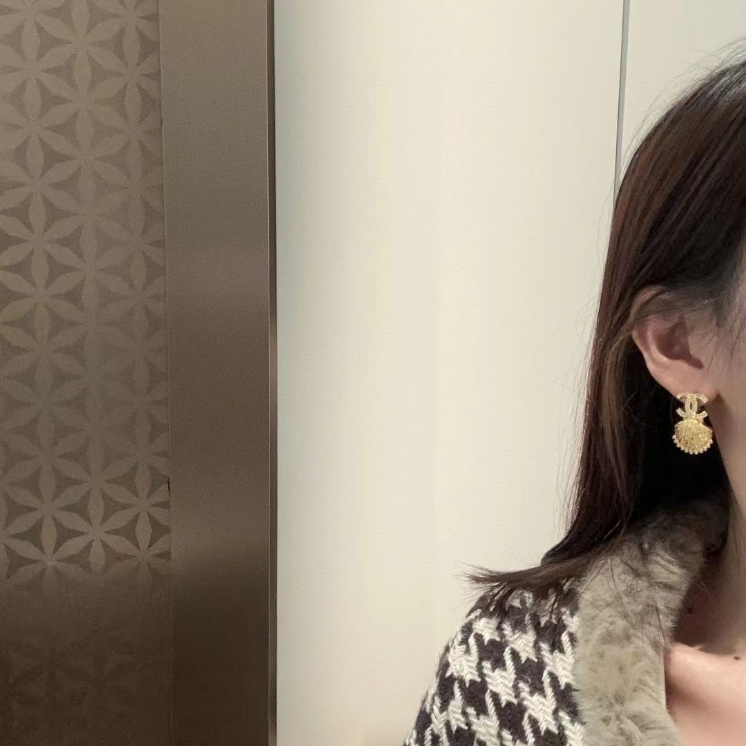 18K  Chanel Shell Pendant Earrings