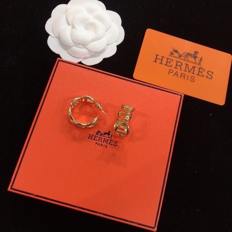 18K Chaine D'Ancre Enchainee Hermes Earrings