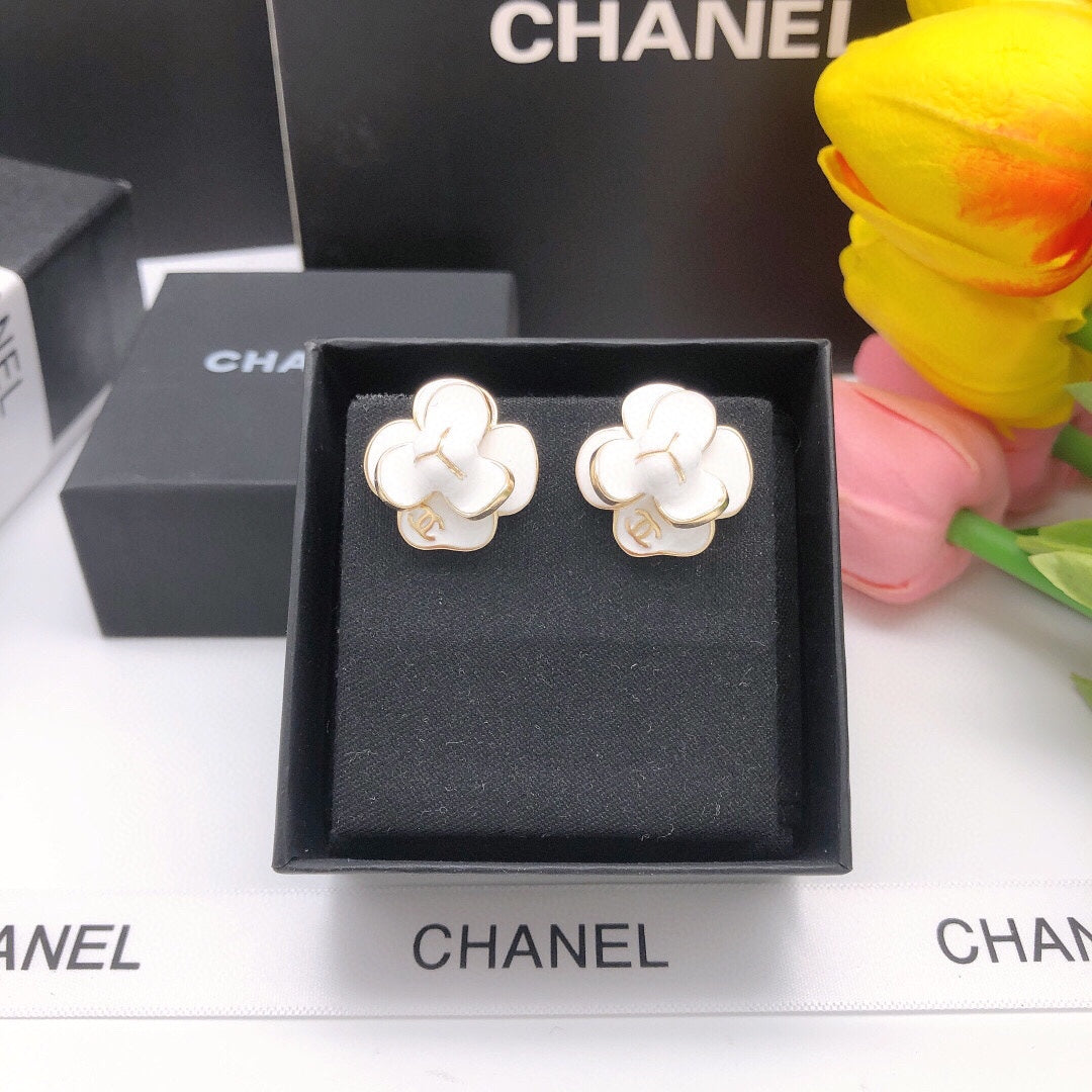 18K  Chanel Flower Pearl Earrings