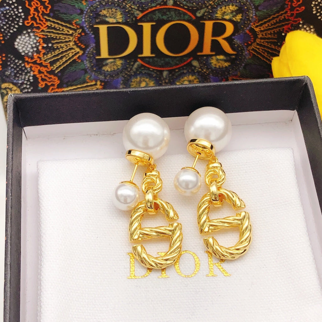 18K Dior 30 Montaigne Pearls Earrings
