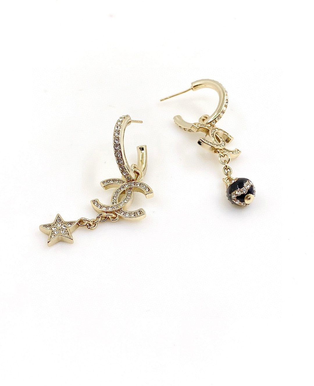 18K  Chanel Pearl Long Pendant Earrings
