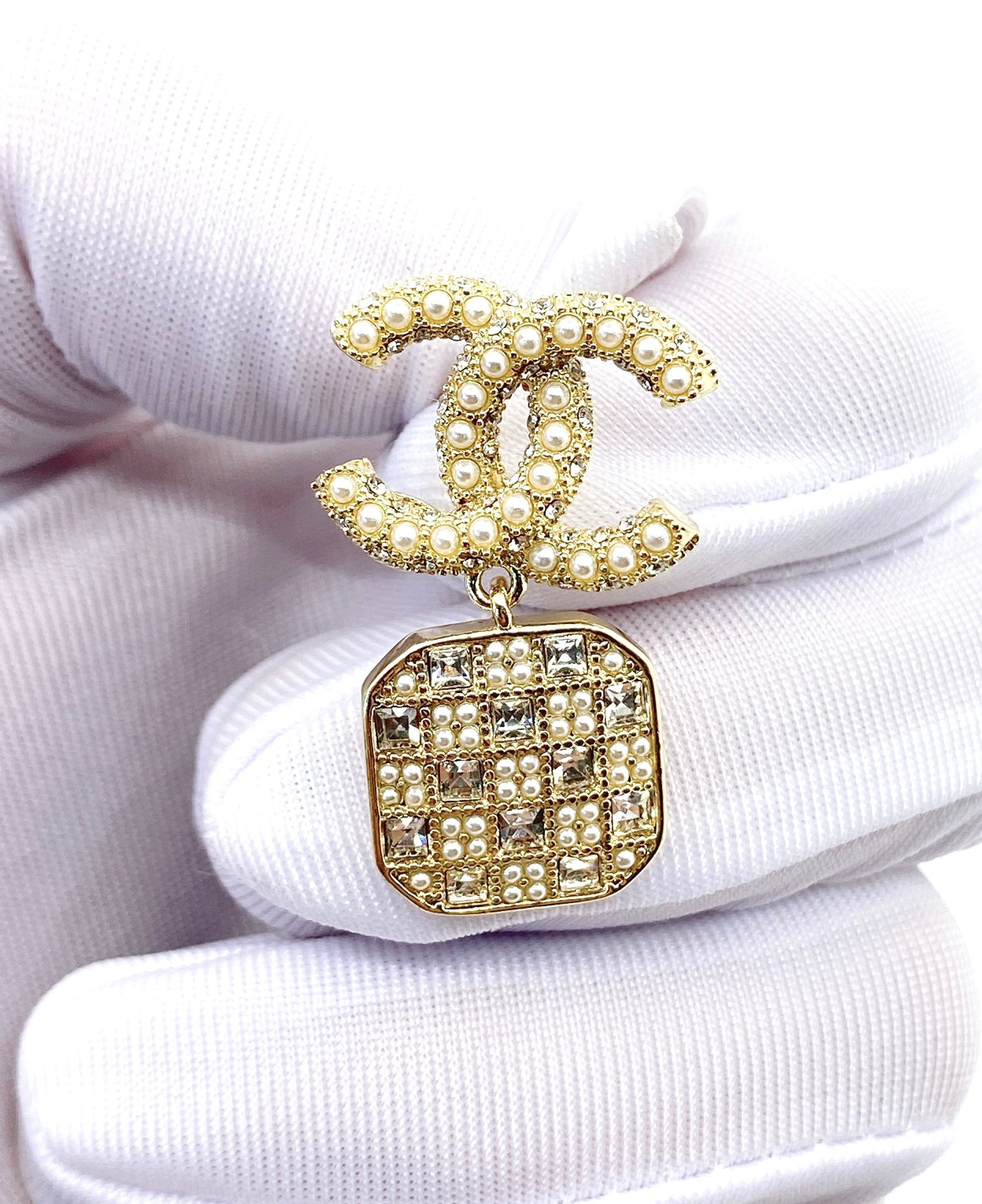 18K  Chanel Diamonds Drop Earrings