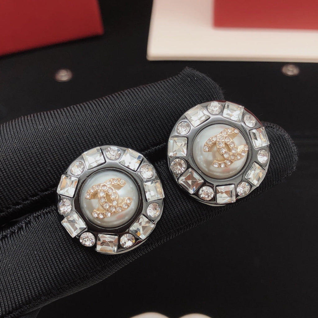 18K  Chanel Crystals Black Earrings
