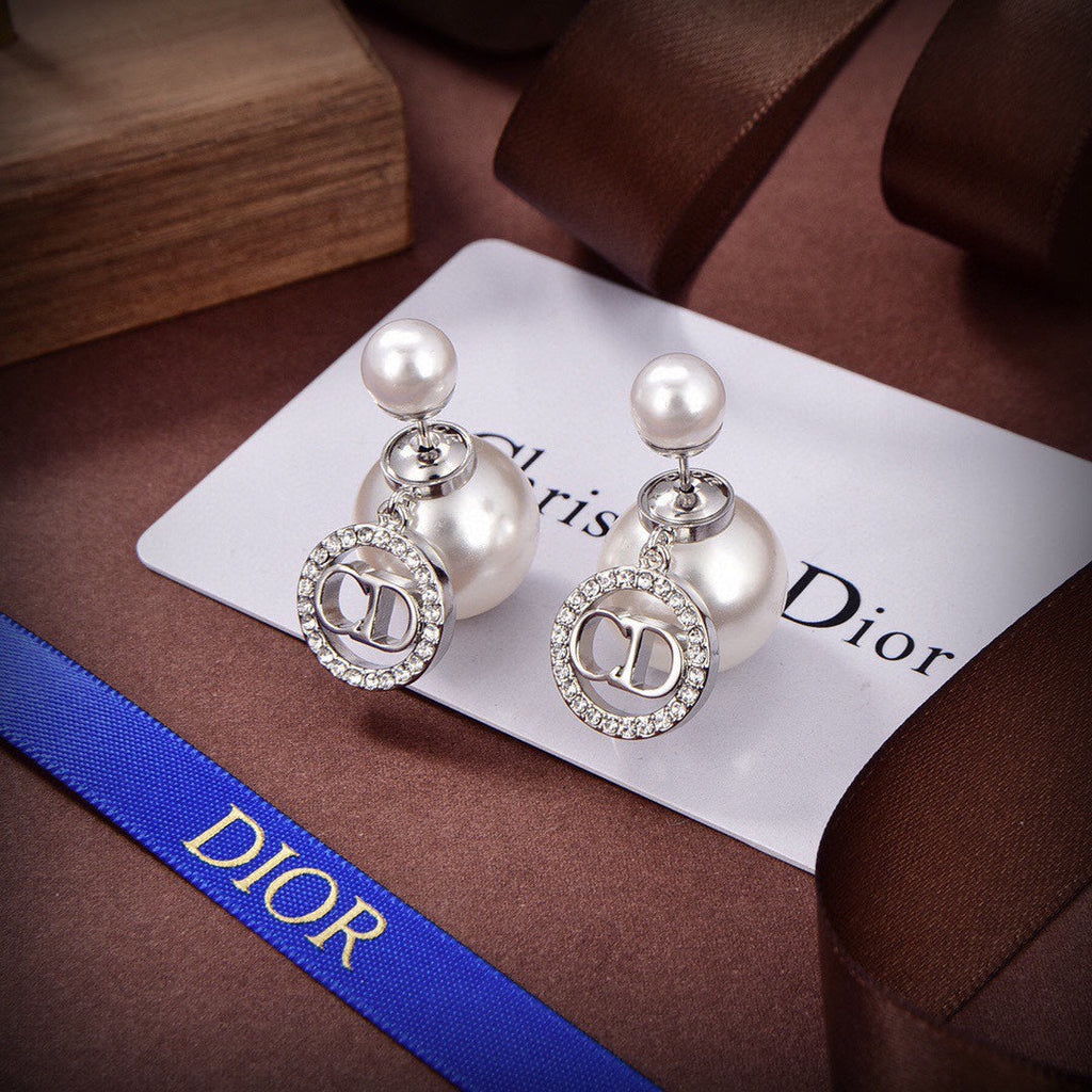 18K Dior Tribales White Resin Pearls Earrings