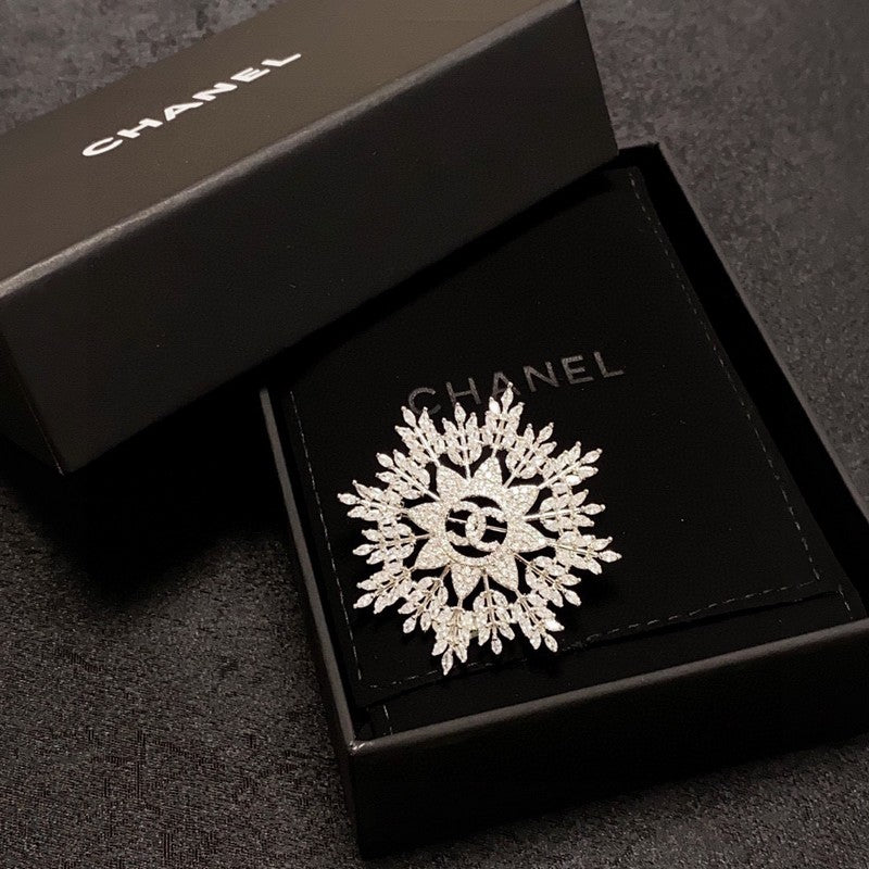18K  Chanel Flower Crystal Brooch