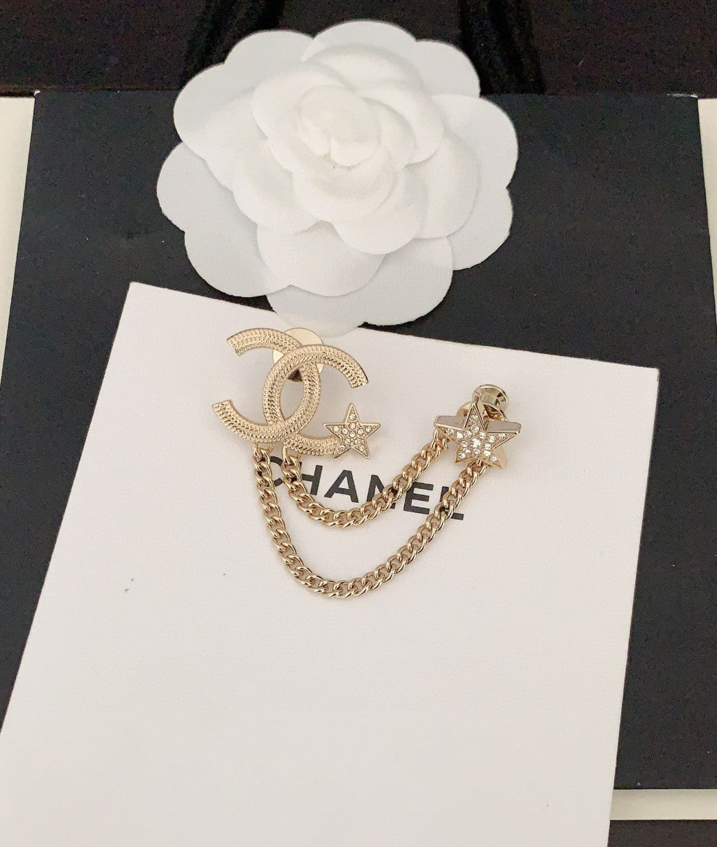 18K  Chanel Heart Star Chain Brooch