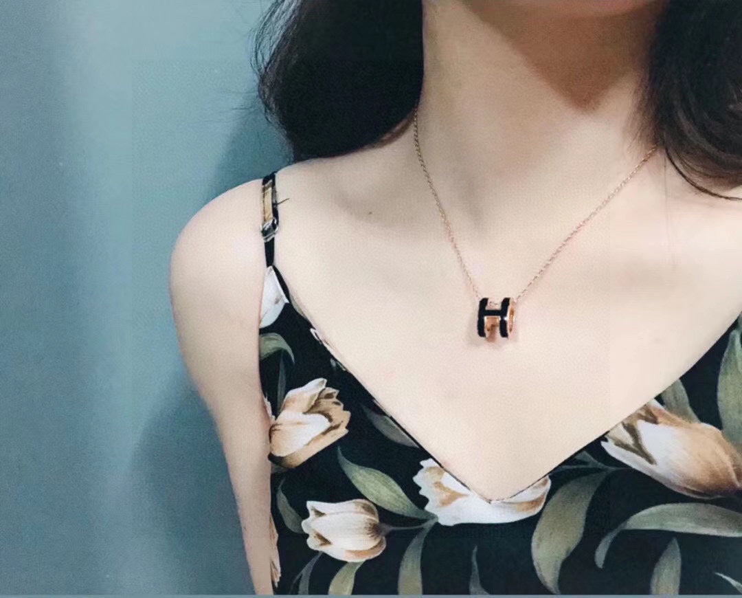 18K Mini Pop Hermes Black Necklace