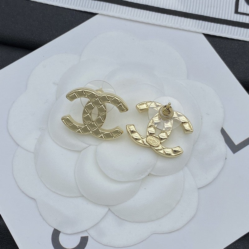 18K  Chanel Classic Earrings
