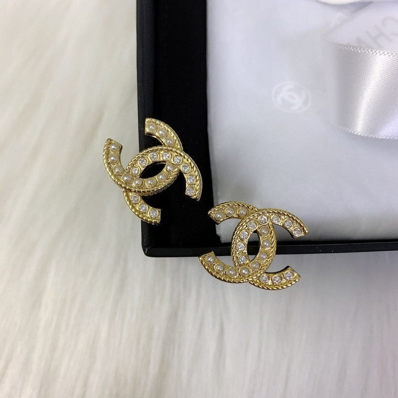 18K  Chanel Pearls Earrings