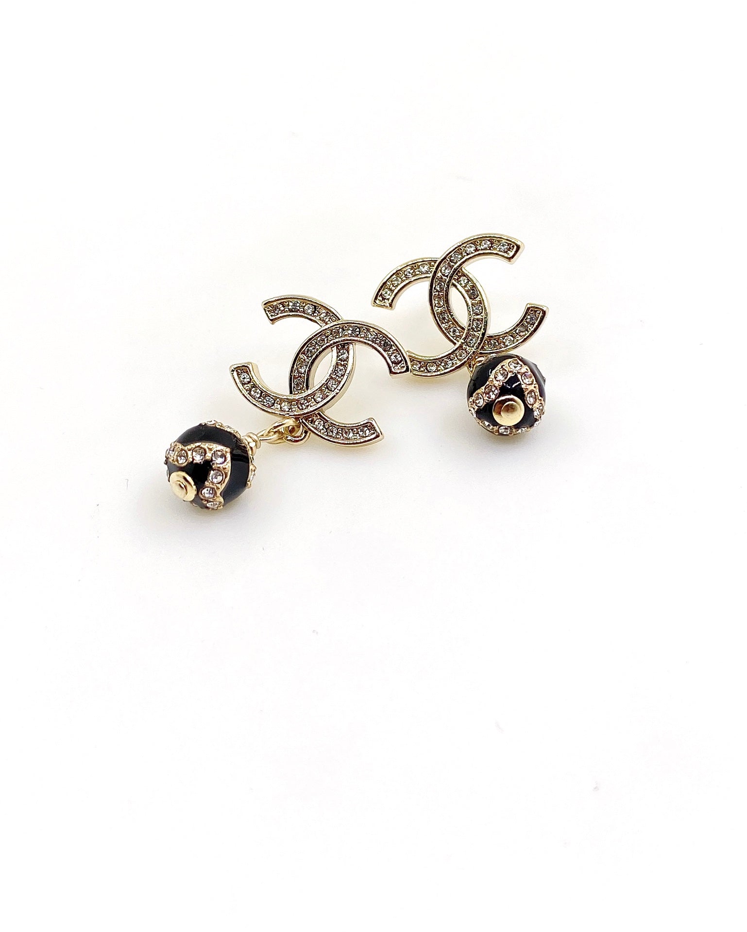 18K  Chanel Pearl Pendant Earrings