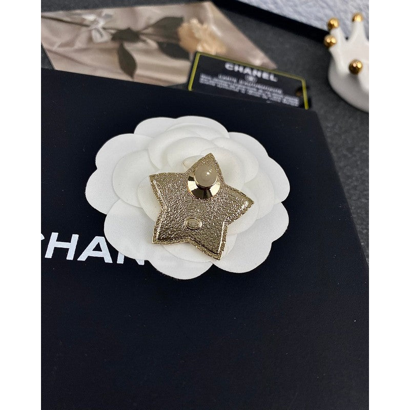 18K  Chanel Star Pearl Brooch