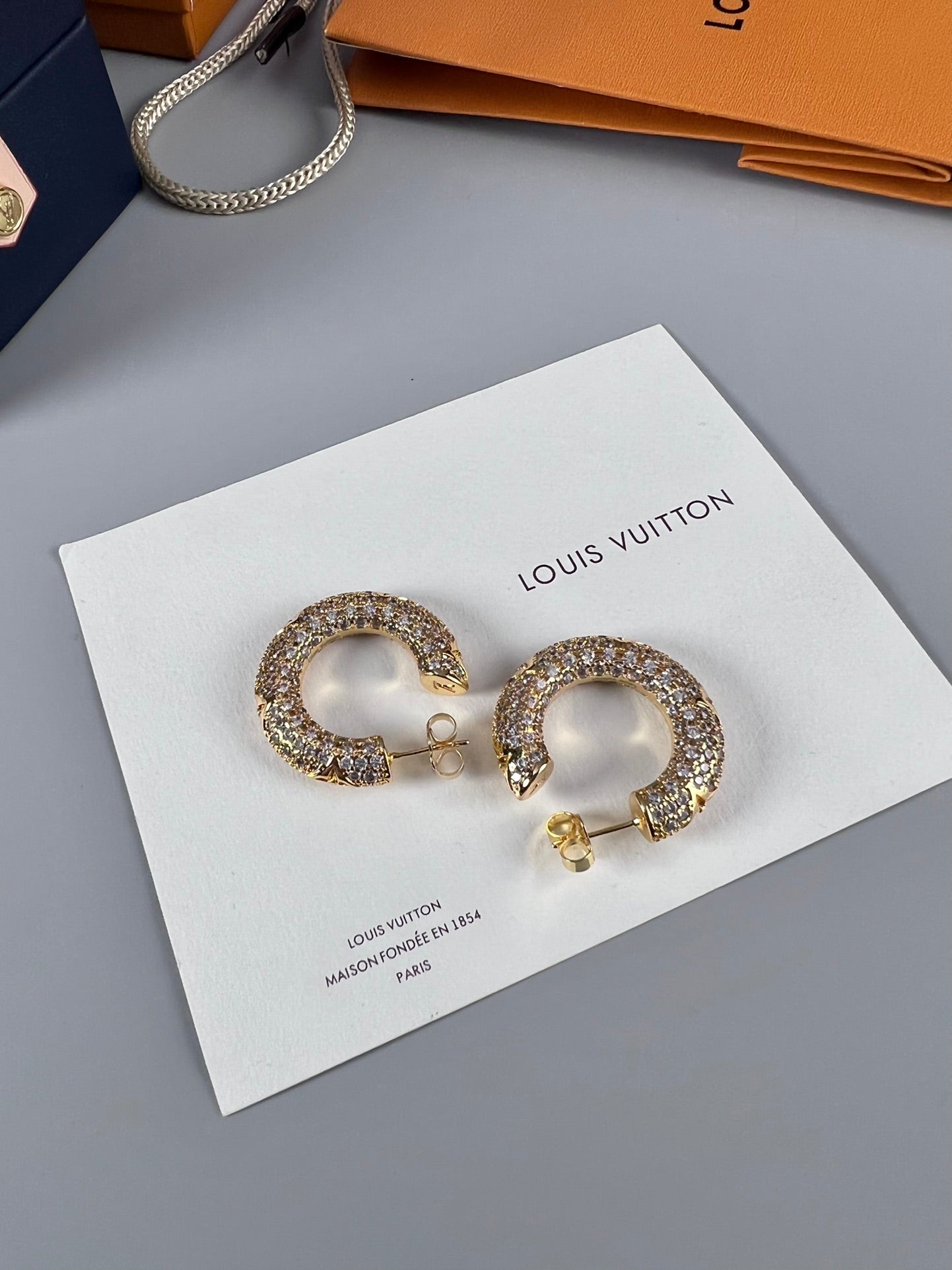 18K Louis Vuitton Circle Diamonds Earrings