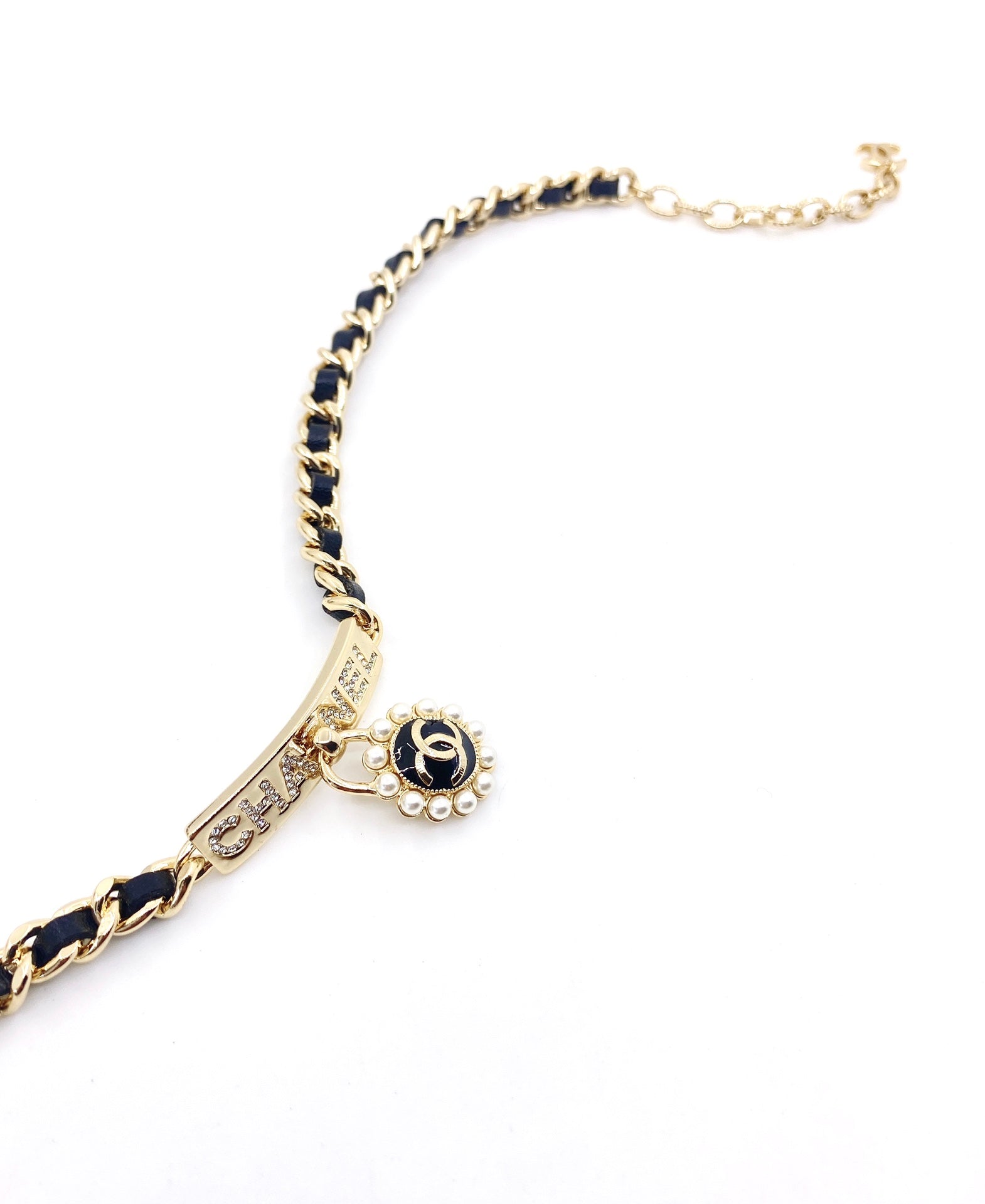 18K  Chanel Pearls Choker Necklace