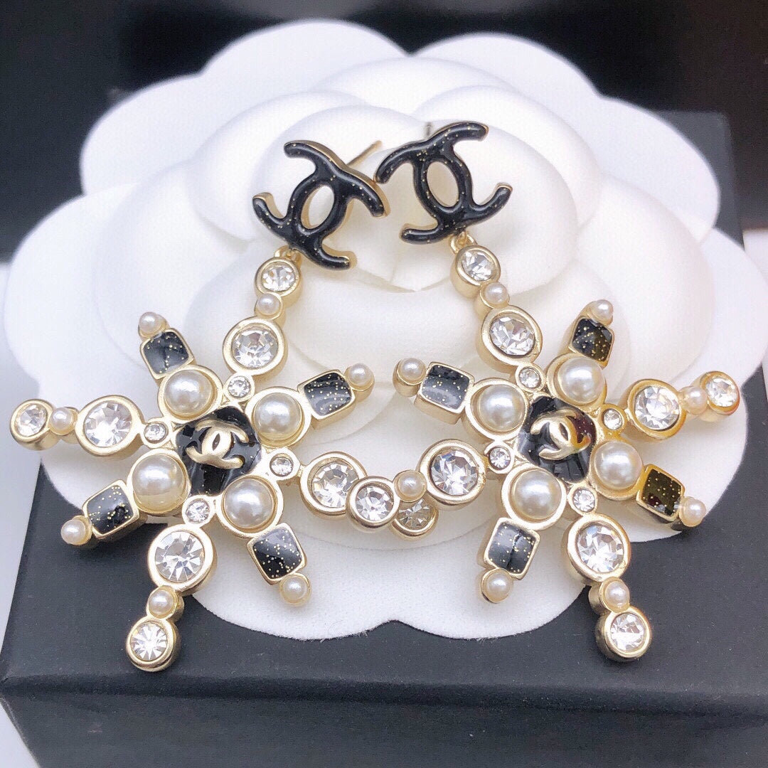 18K  Chanel Snow Flowers Earrings