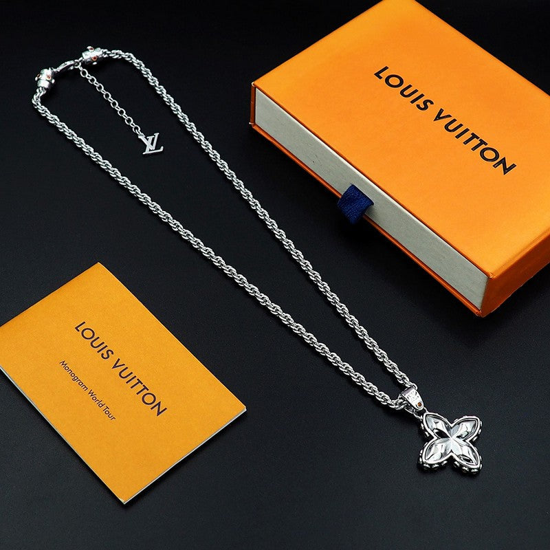 18K Louis Vuitton Flower Studs Necklace