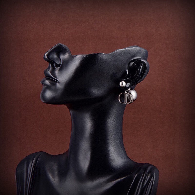 18K Dior Tribales Grey Pearl Earrings