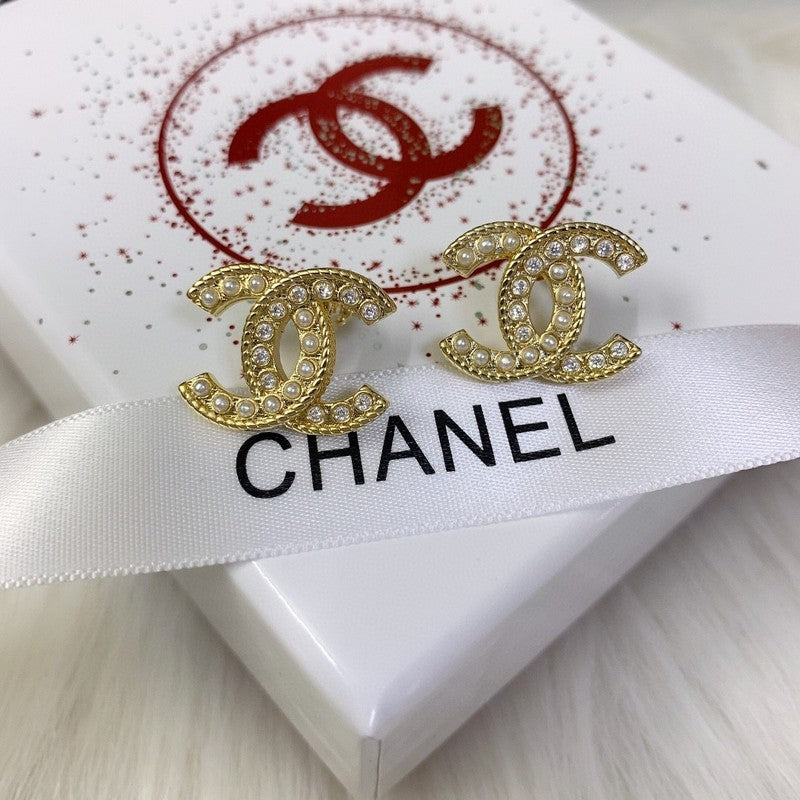 18K  Chanel Pearls Earrings