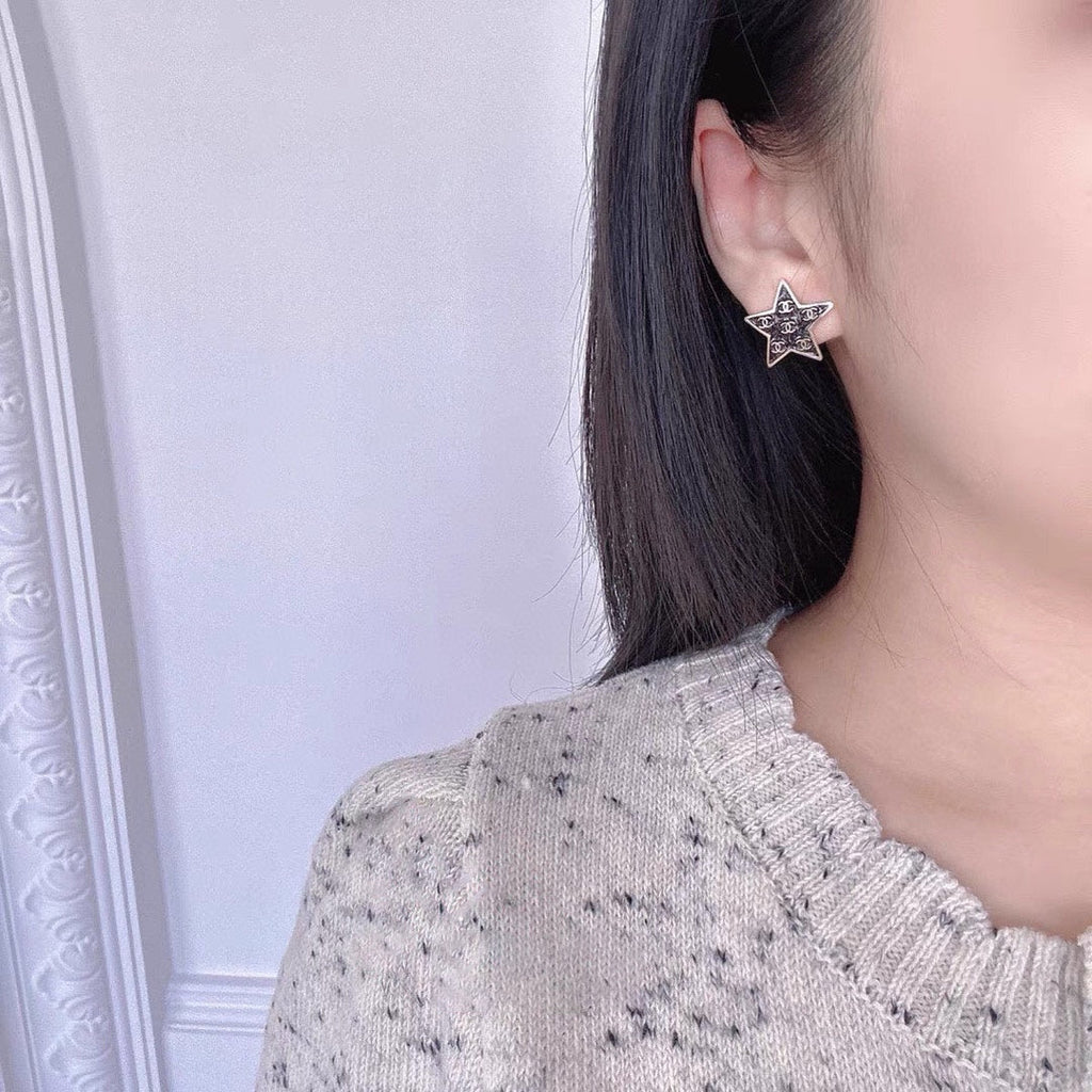 18K  Chanel Star Earrings