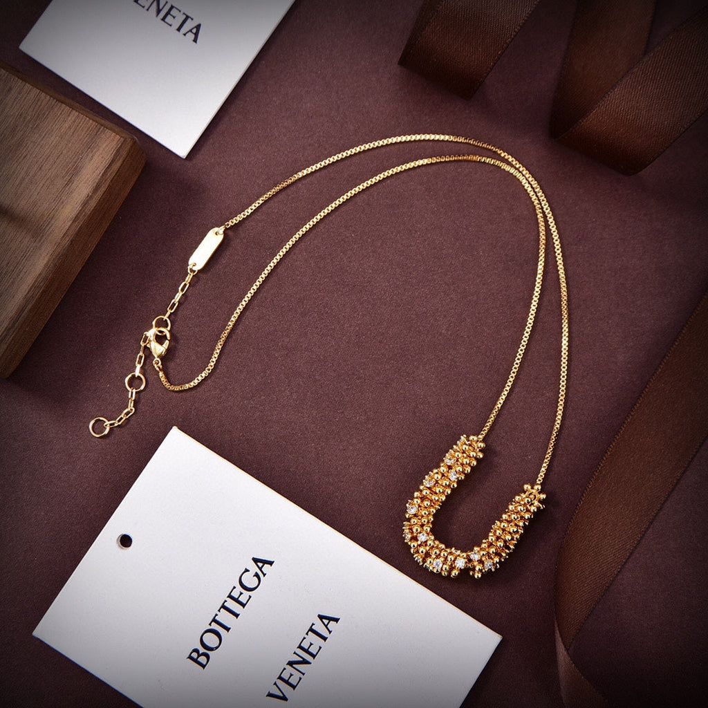 18K BVLGARI Facet Pearl Necklace