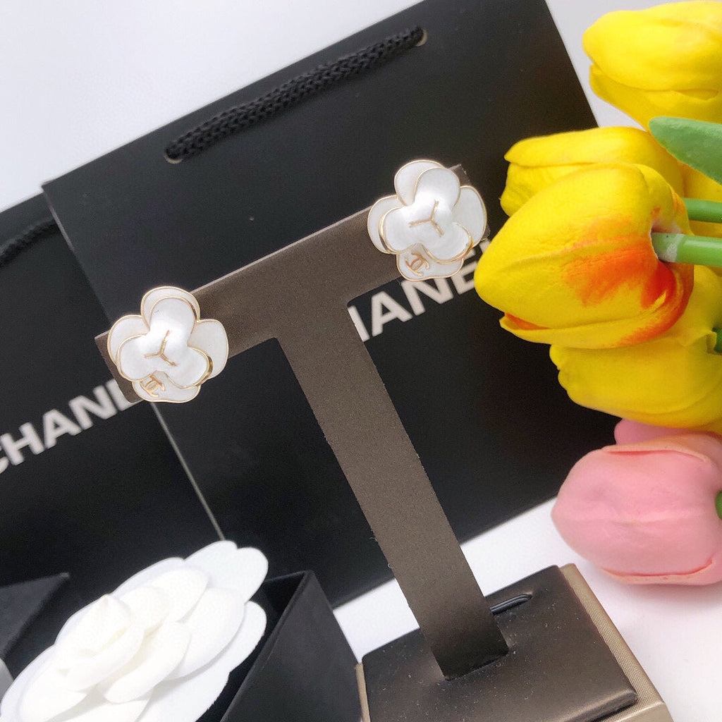 18K  Chanel Flower Pearl Earrings