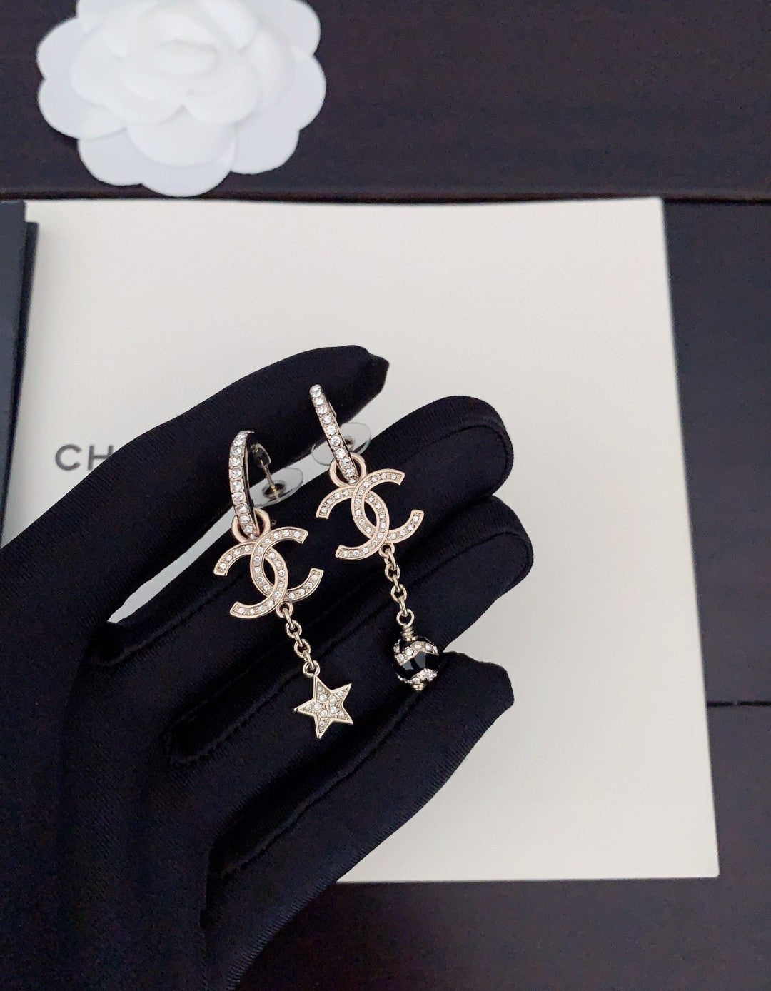 18K  Chanel Pearl Long Pendant Earrings