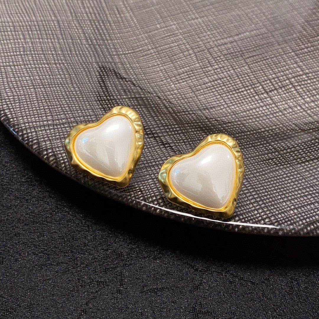 18K  Chanel Heart Pearl Earrings