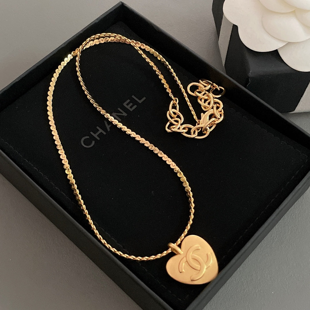 18K  Chanel Vintage Necklace