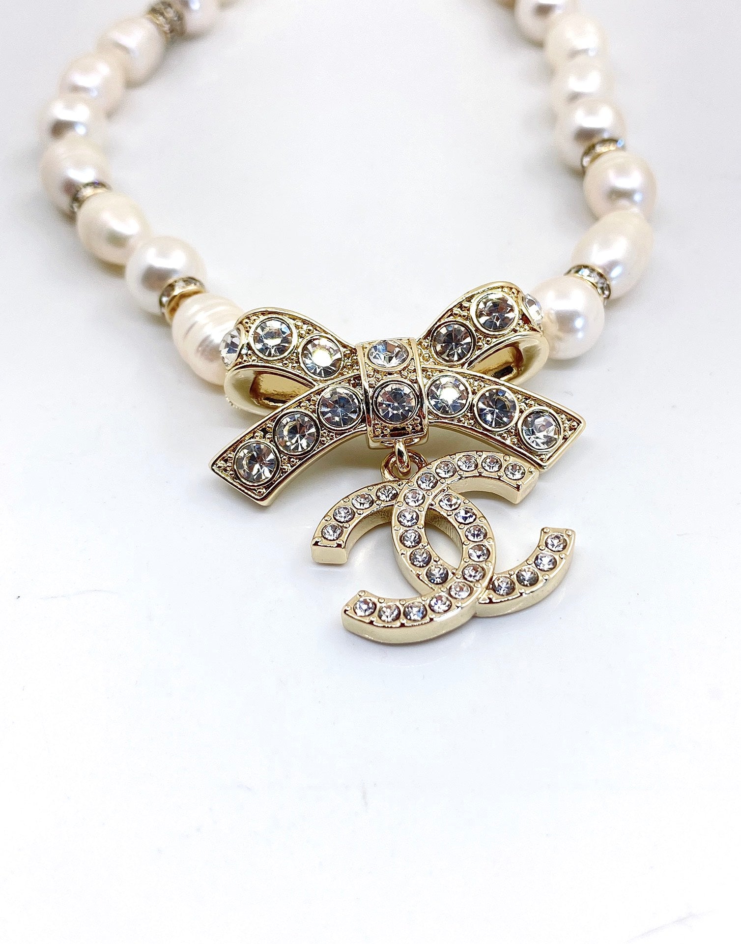 18K  Chanel Bow Tie Diamonds Necklace
