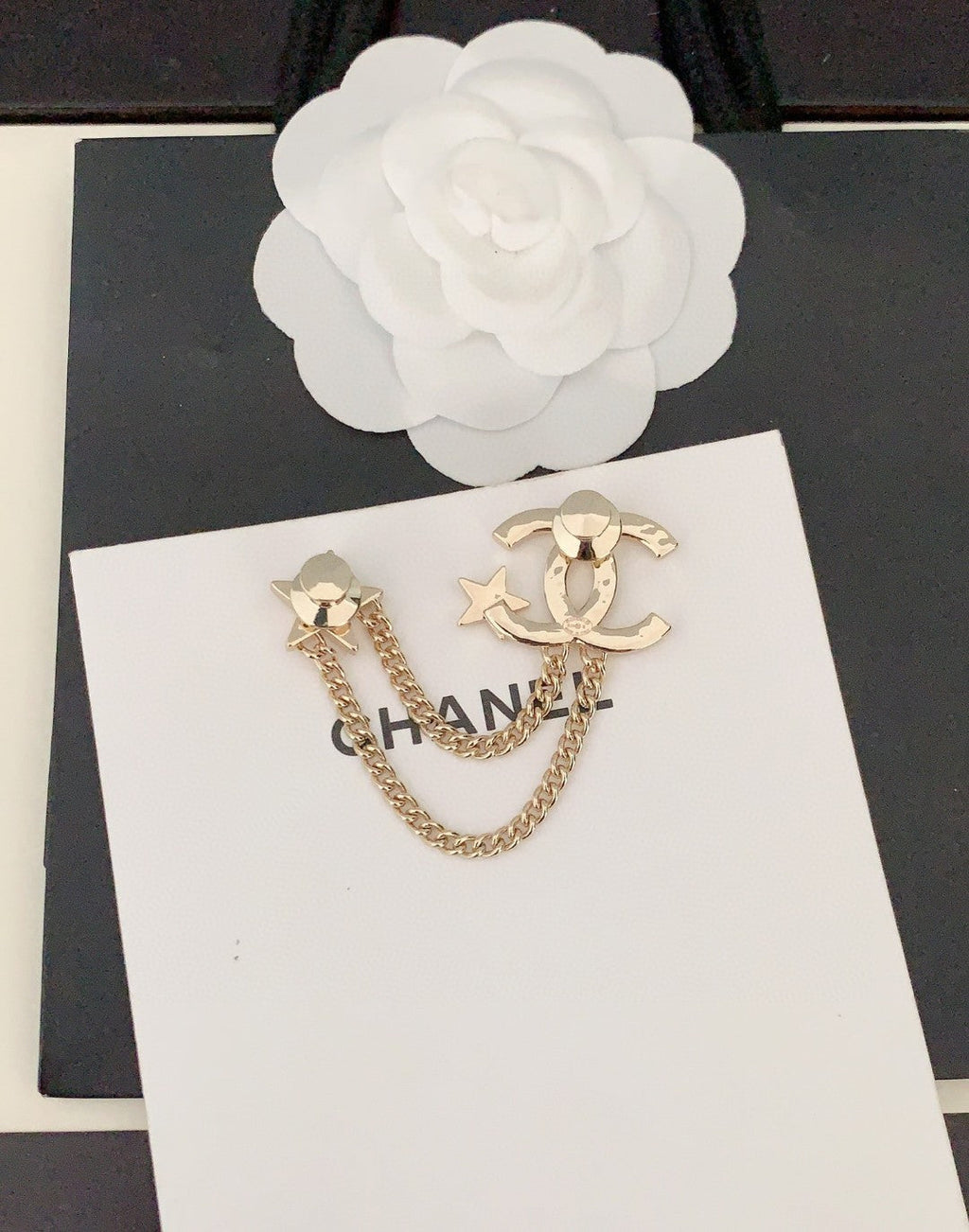 18K  Chanel Heart Star Chain Brooch