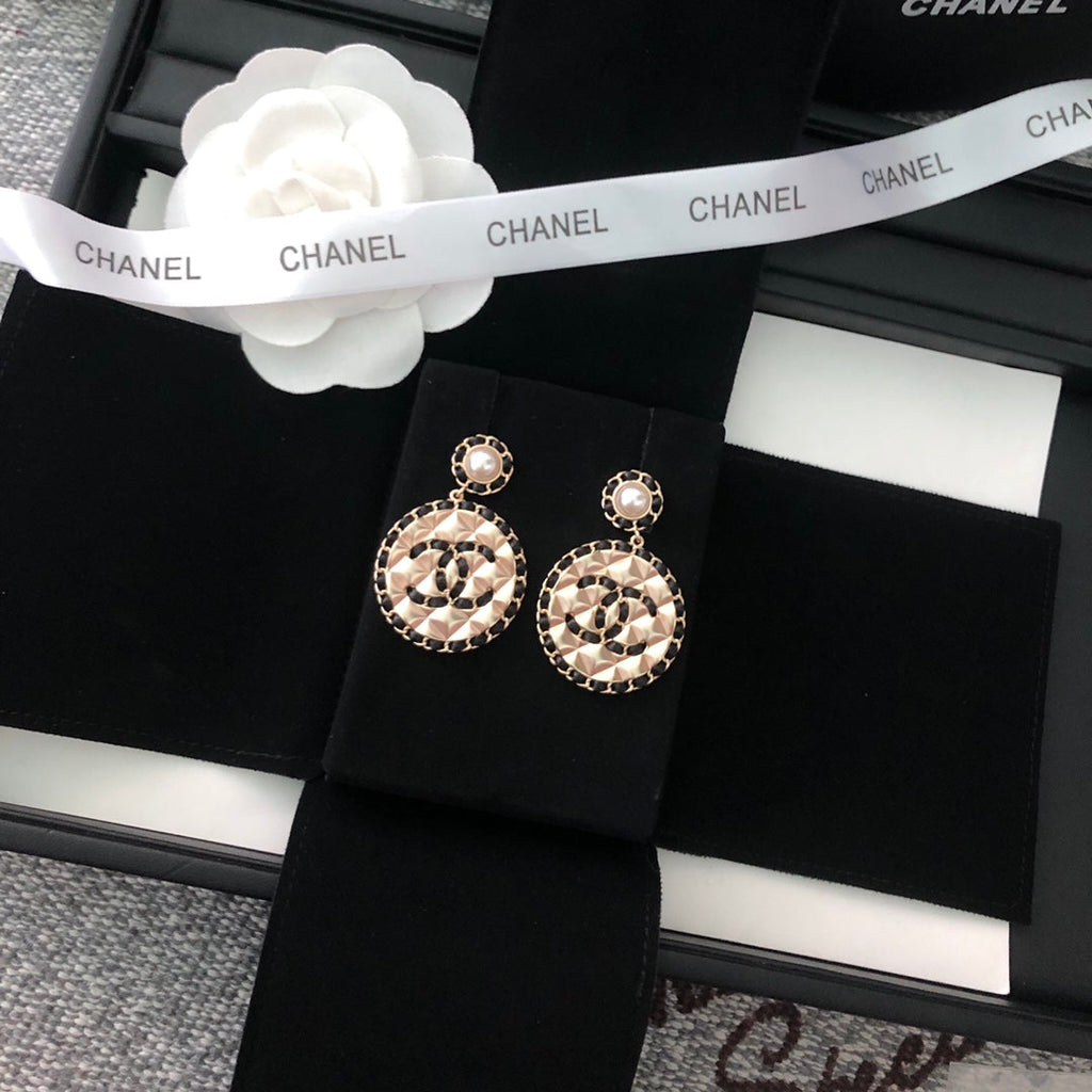 18K  Chanel Leather Round Earrings
