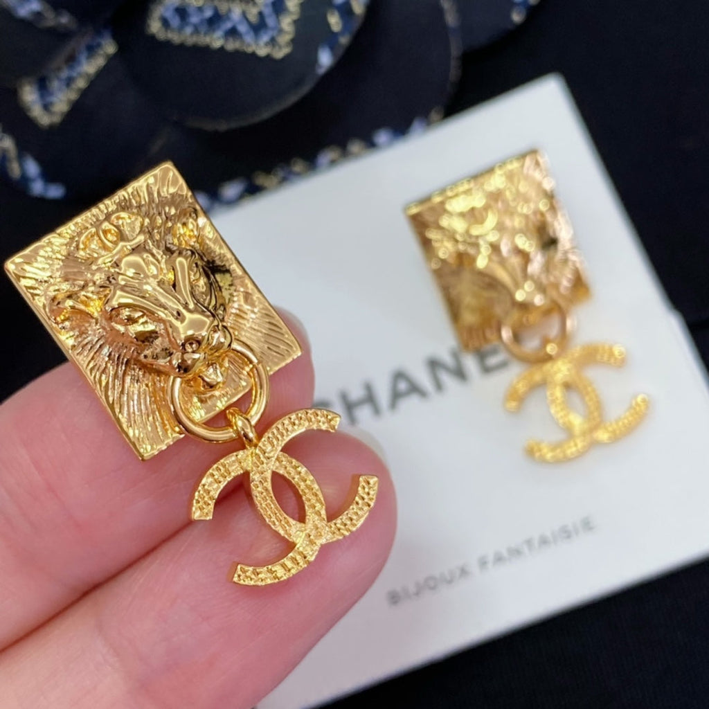 18K  Chanel Lion Sharp Earrings