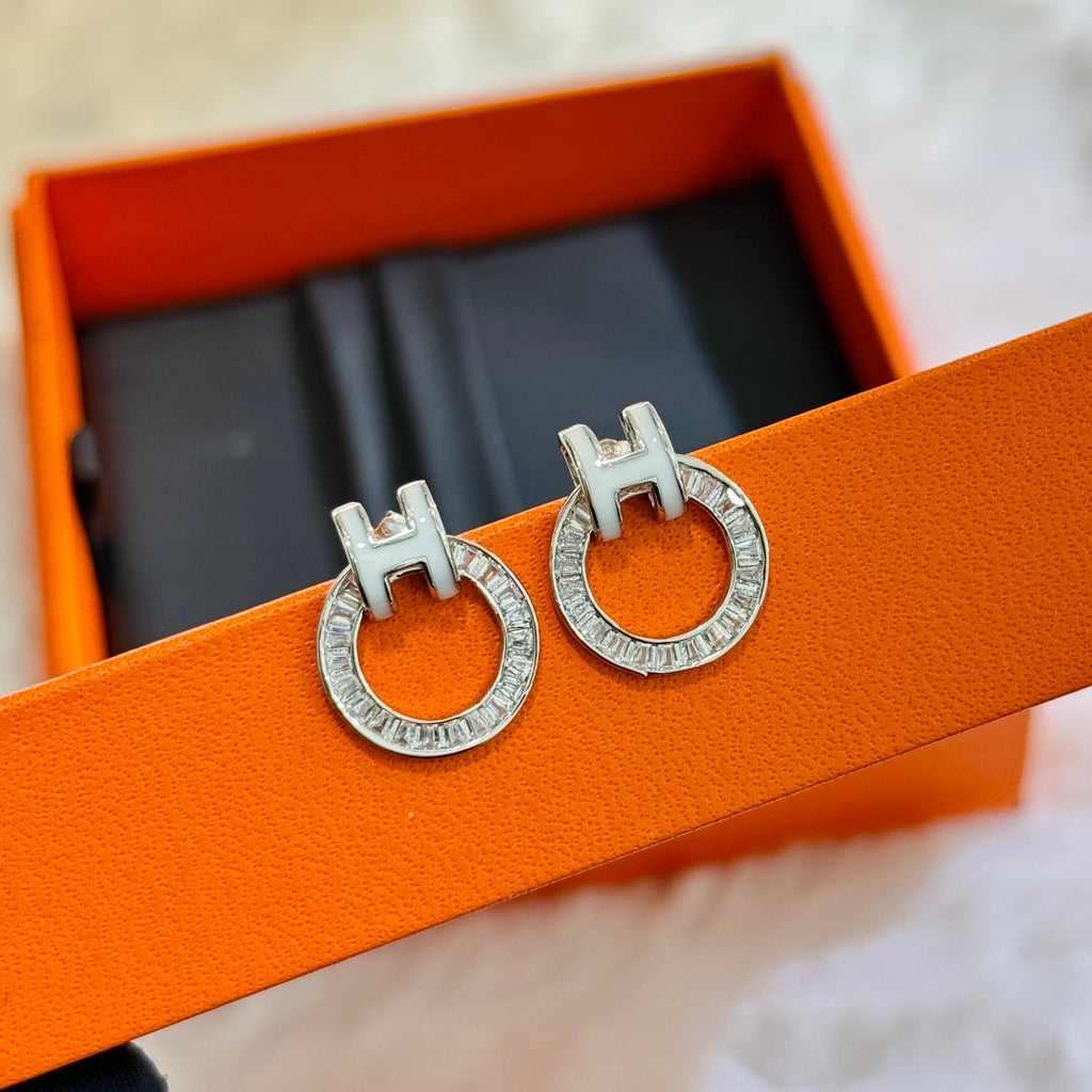 18K Clic Hermes Diamond Earrings