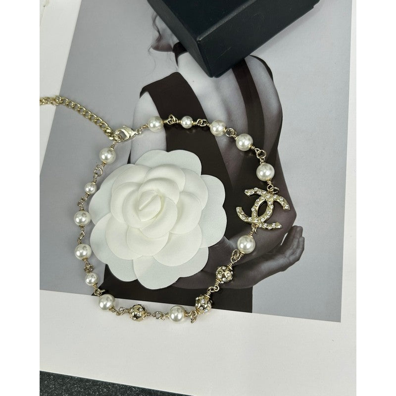 18K  Chanel White Pearls Necklace
