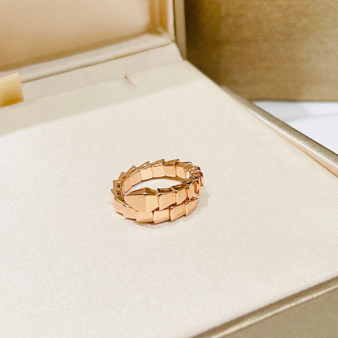 18K BVLGARI Serpenti Viper Ring