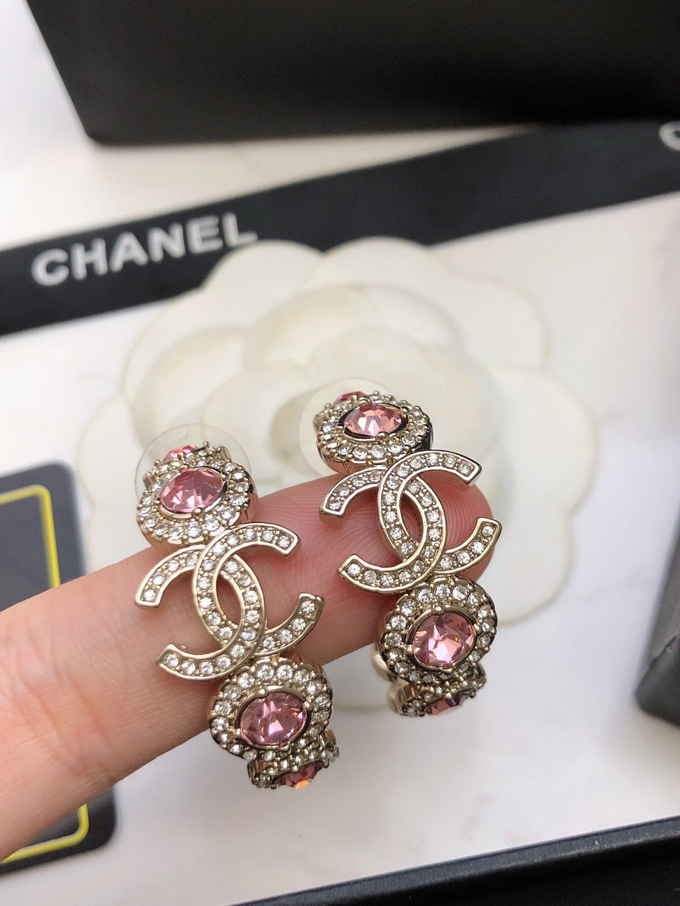 18K  Chanel Flowers Earrings