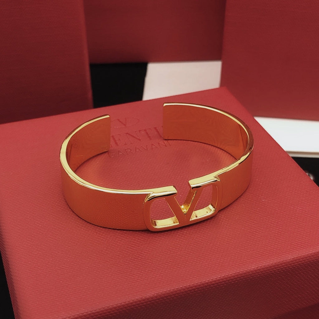 18K Valentino Cuff Bracelet