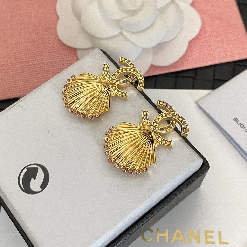 18K  Chanel Shell Pendant Earrings