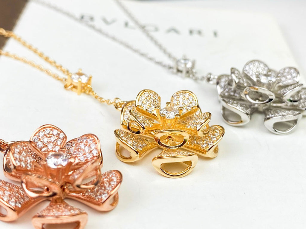 18K BVLGARI DIVAS' DREAM Necklace