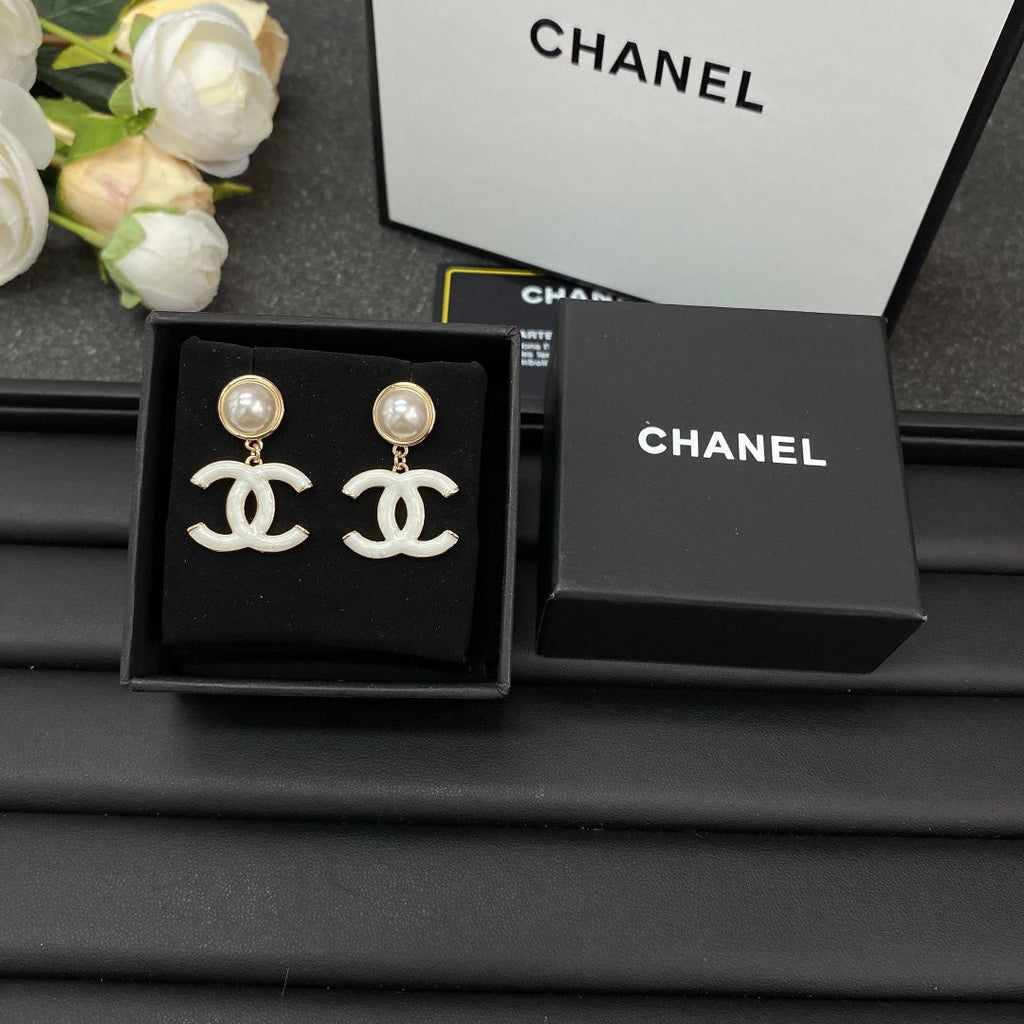 18K  Chanel White Pearl Earrings