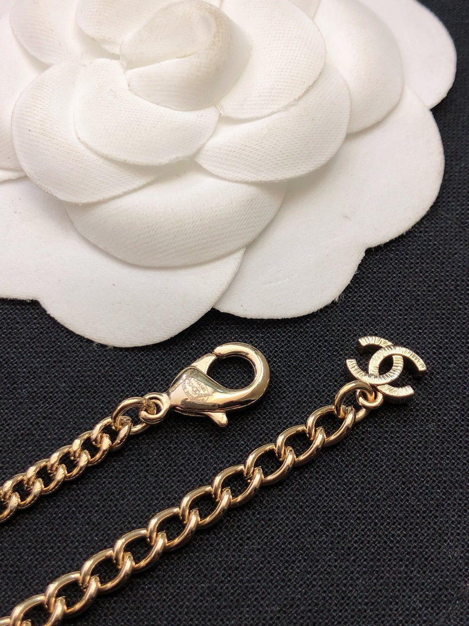 18K  Chanel Pearls Bag Pendant Necklace