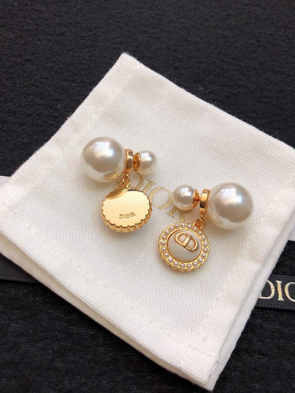 18K Dior Pearls Earrings
