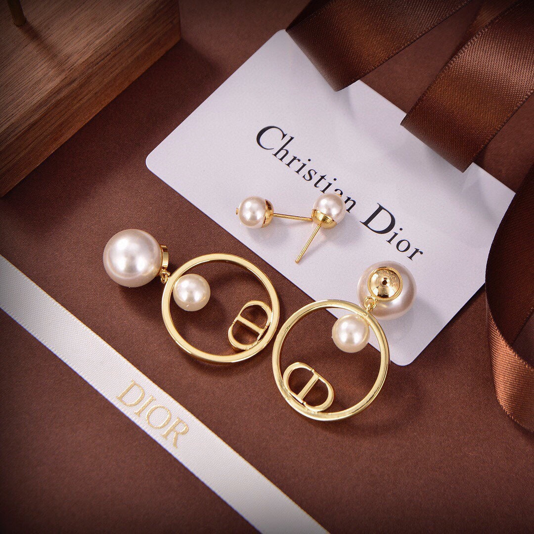 18K Dior Circle Pearls Earrings