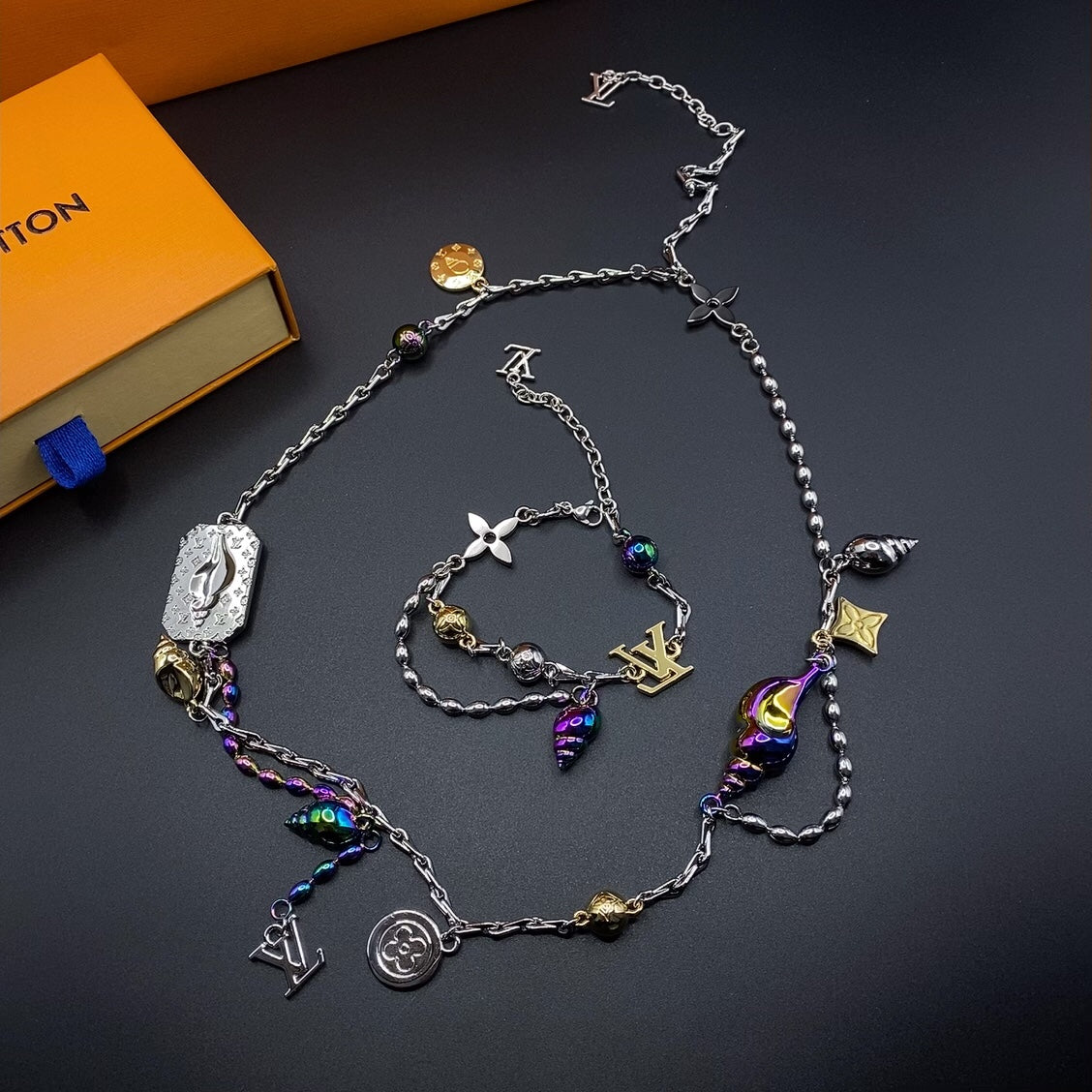 18K Louis Vuitton Shell Necklace