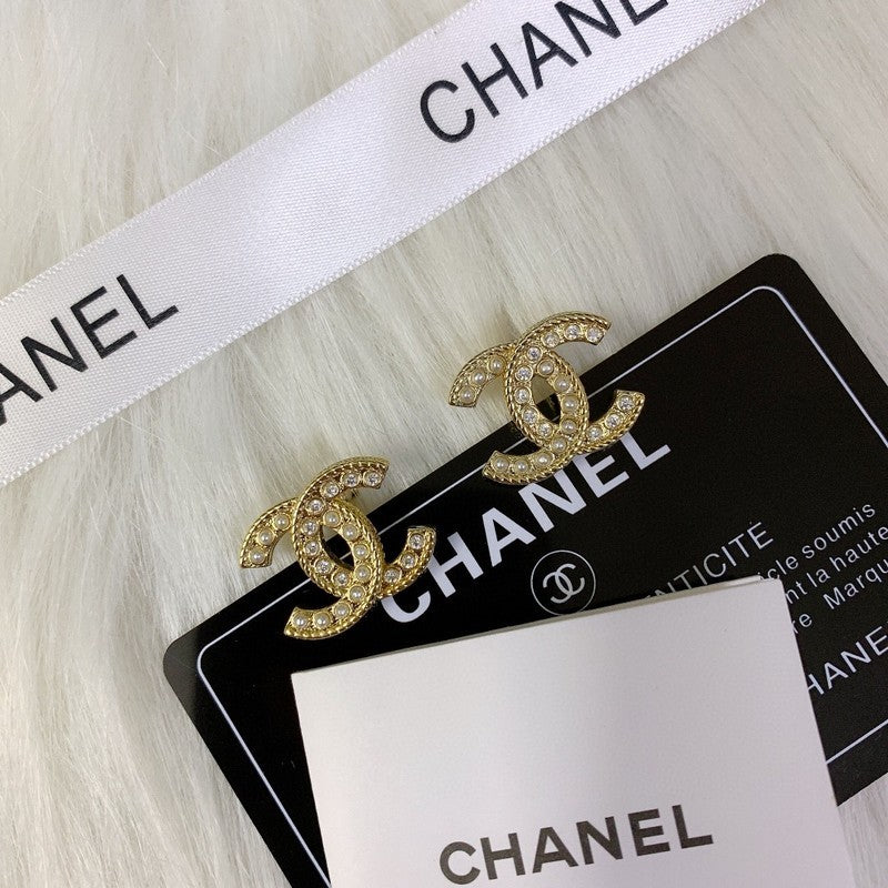 18K  Chanel Pearls Earrings